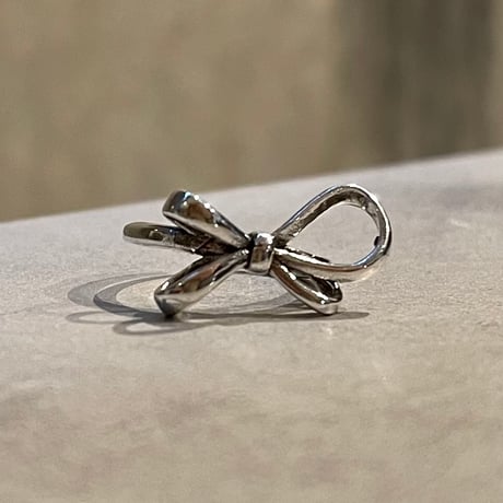 2404RG0445 / Asymmetry ribbon motif ring（Silver）