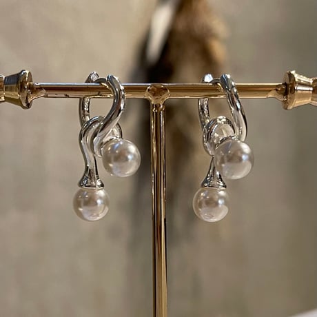 2505PR0784 / Twist double pearl pierce（Silver）