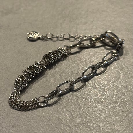 2504BR0078/  Line round  design bracelet （silver)