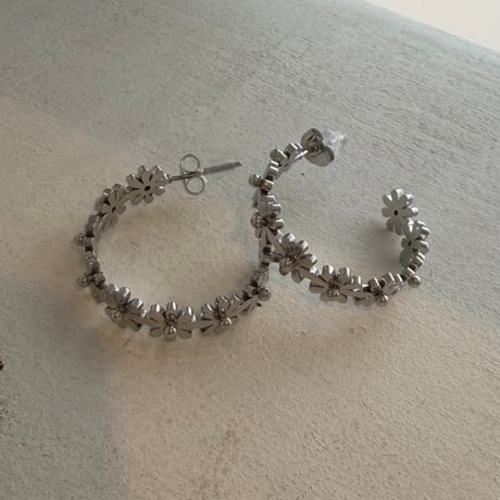 2603PR0841 / Flower hoop pierce（Silver）