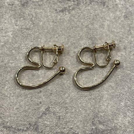 2302_ER0139／Heart Motif Hoop Clip Earings（Gold）