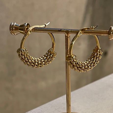 2503PR0761 / Half line design hoop Pierce #02（Gold）