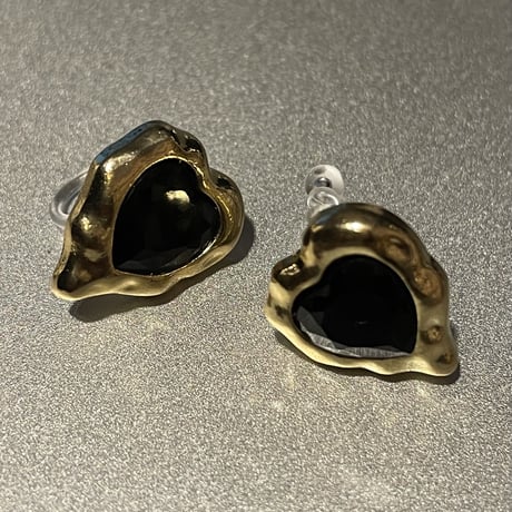 2302_ER0134／Black Heart Design Clip Earings（Gold）