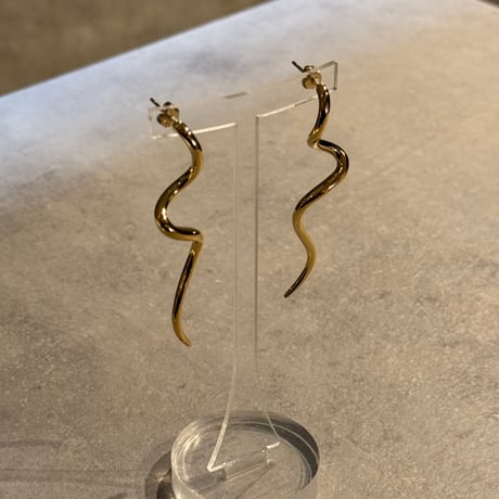 2501PR0745 / long wave twist pierce（Gold）
