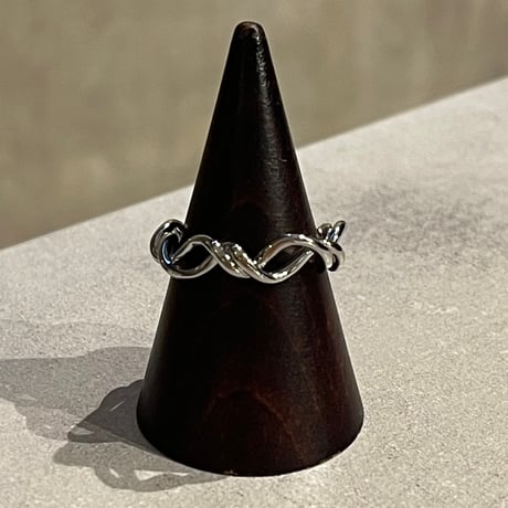 2410RG0531 / Double line twist ring（Silver）