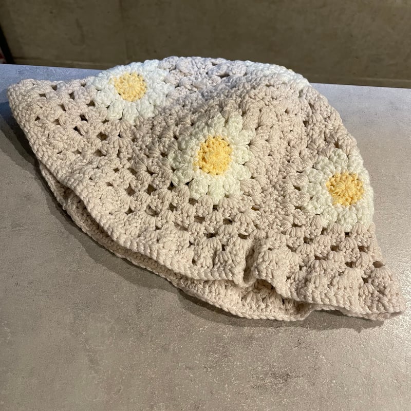 2508HW0101(S) / Flower Knit Cap（Ivory） | Calino