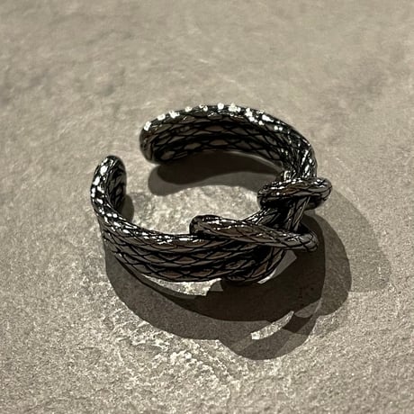 2501RG0567 / Irregular twist line ring（Silver）