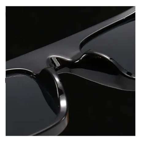 【 Select 】Vintage Retro Rivets Square Design Sunglasses (Black)
