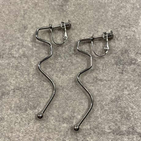 2302_ER0142／Long Wave Design Clip Earings（Silver）