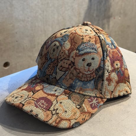 2508HW0098(S) / Jacquard Bear Cap（Blown）