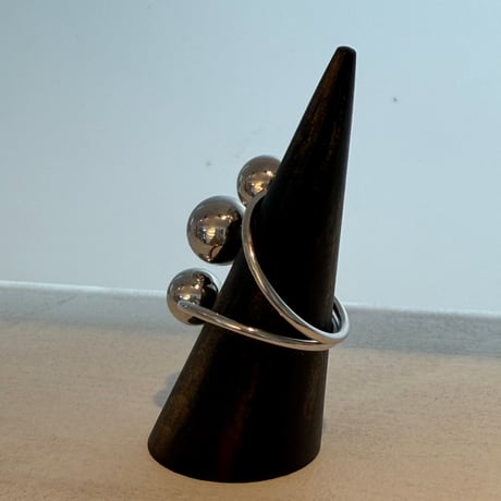 2605RG0790 / Triple large ball ring（Silver）