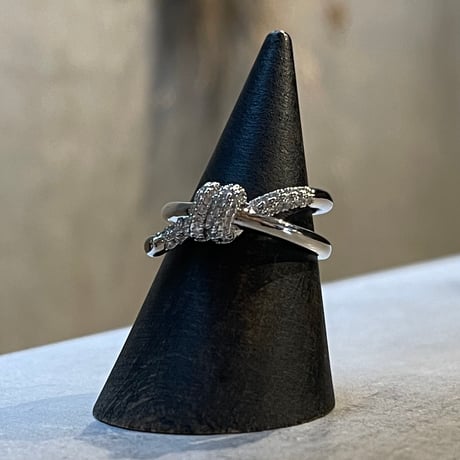 2506RG0638 / Shining knot twist ring（Silver）