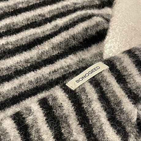 2601GS061(S) / Border Knit triangle scarf（Black）
