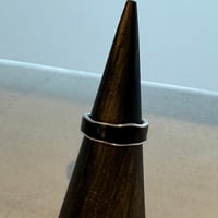 2605RG0798 / Black wave line ring（Silver/Black）