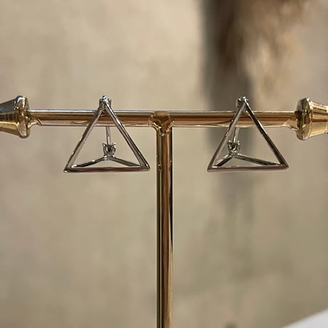 2510PR0823 / Mini triangle line hoop Pierce（Silver）