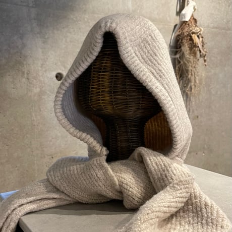 2512HW056#B(S)/ Hoodie muffler（Ivory）