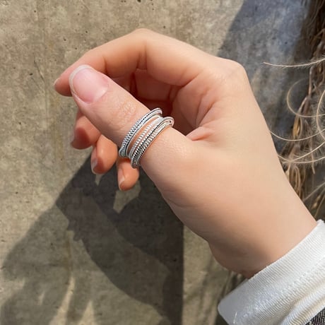 2504RG0603 / Layered line ring（Silver）