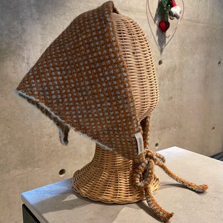 2512GS059(S)/ Knit triangle scarf（Ocher）