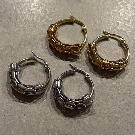 2503PR0762 / Half line design hoop Pierce #03（Gold）
