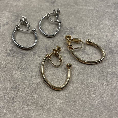 2302_ER0141／Ball Oval Motif Hoop Clip Earings（Silver）