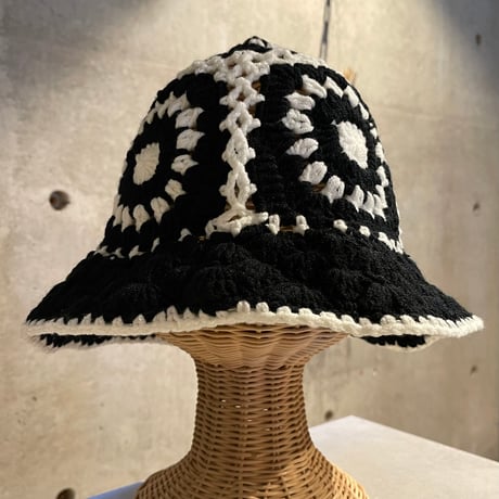 2505HW0088(S) / Crochet Flower Knit Hat（Black）
