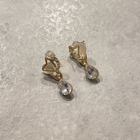 2305PR0565 / Butterfly motif mini Pierce（Gold）