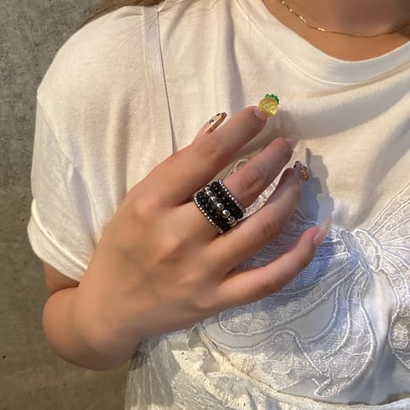 2408RG0503 / Ball Beads square ring（Silver/Black）