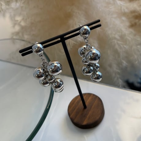2405PR0715 / Metal ball connect long pierce （Silver）