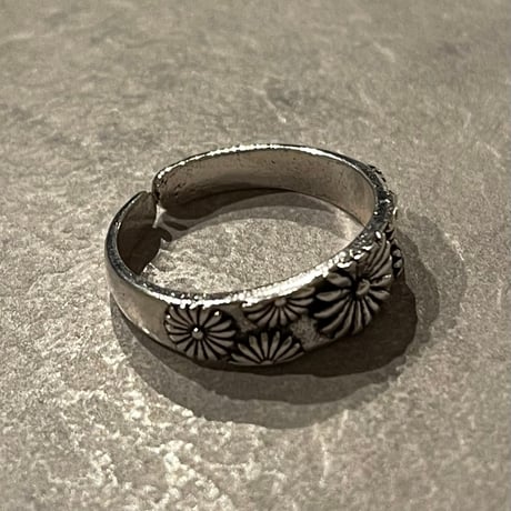 2412RG0555 / Flat flower design ring（Silver）