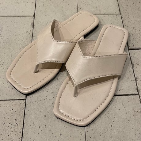 2411GS025 / Flat sole thong Sandals (Ivory)