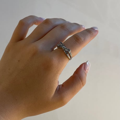 2512RG0714 / Ribbon motif rhinestone ring（Silver)