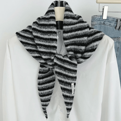 2601GS061(S) / Border Knit triangle scarf（Brown）