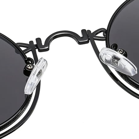 【 Select 】Vintage Style Metal Carving Frame Sunglasses (Black/Grey)