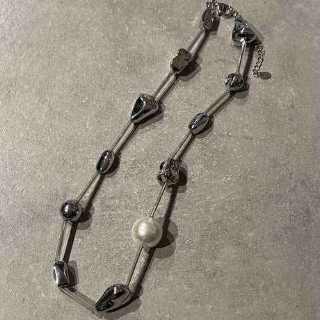 2403NC0237 / Irregular pearl metal design necklace（Silver）