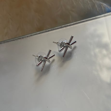 2404PR0695 / Mini knot cross Pierce（Silver）