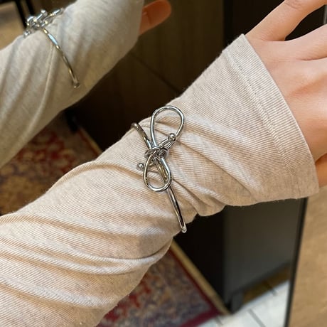 2502BR0068 / Bow knot bangle（Silver）
