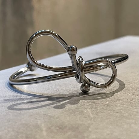 2502BR0068 / Bow knot bangle（Silver）