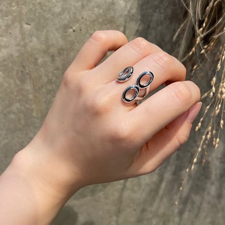 2511RG0686 / Oval circle asymmetry Ring（Silver）