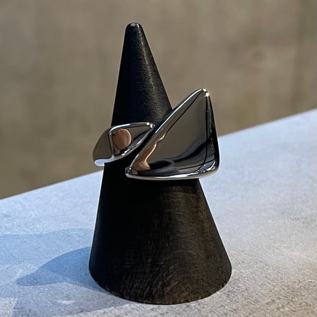 2503RG0590 / Asymmetry triangle design ring（Silver）