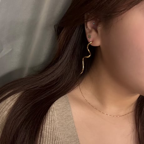 2501PR0745 / long wave twist pierce（Gold）