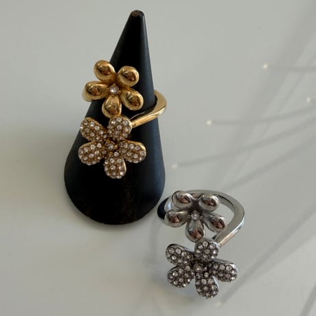 2604RG0775 / Twist double flower ring（Silver）