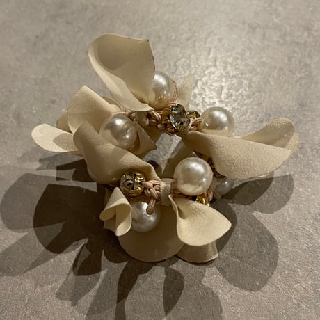 2411HA0086 /  Flower pearl Hair tie（Ivory）