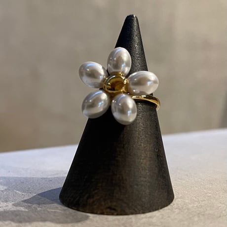 2501RG0573 / Pearl flower ring（Gold）