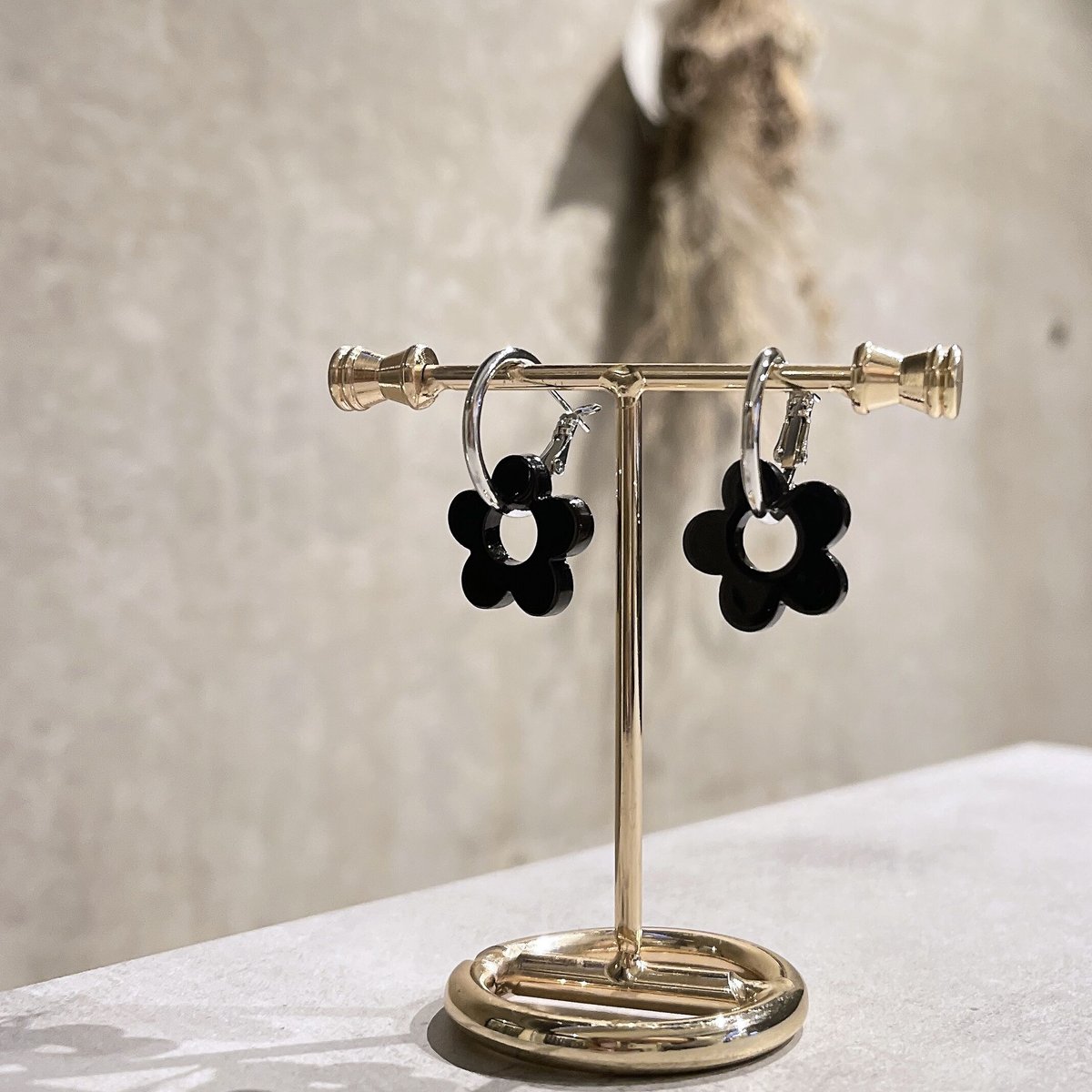Black flower metal hoop pierce（Silver/Black）/ 2
