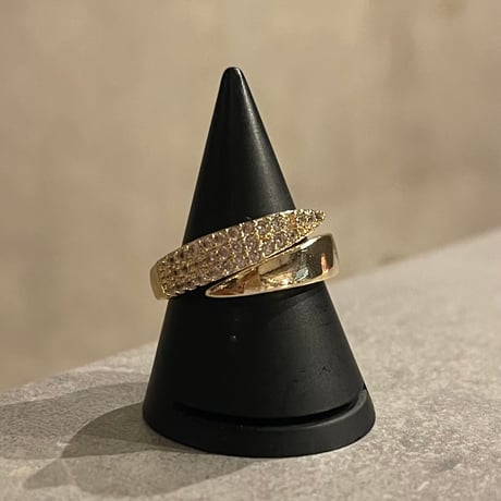 2511RG0700 / Stone asymmetry line ring（Gold）