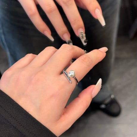 2410RG0525 / Asymmetry pearl bar ring（Silver）