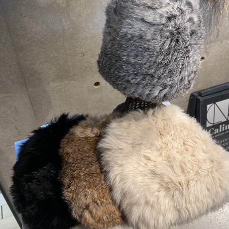 2502HW0073(S) / Rabbit fur volume hat（Ivory）