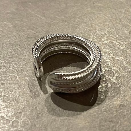 2504RG0603 / Layered line ring（Silver）