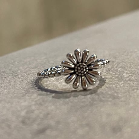 2508RG0675 / Ball line mini Daisy ring（Silver）