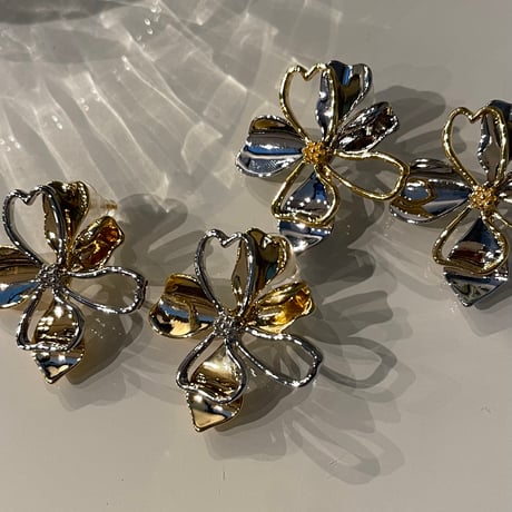 2311PR0610 /  Bi-color Flower motif Pierce（Silver）